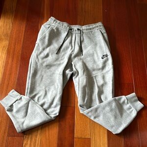 Nike Tech gray fleece joggers. Size S. Great condition.